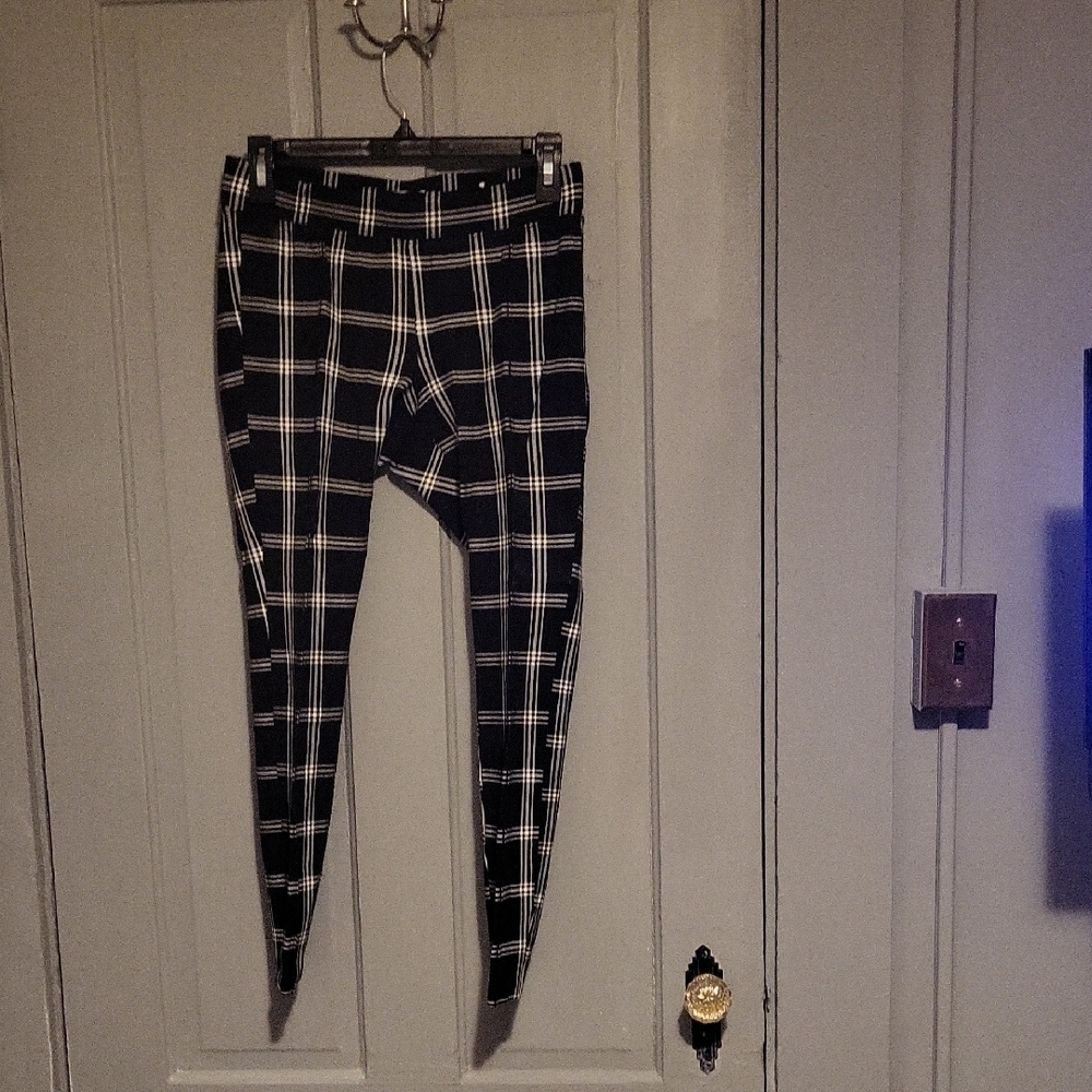 Old Navy Black and White Plaid Women's Pants
